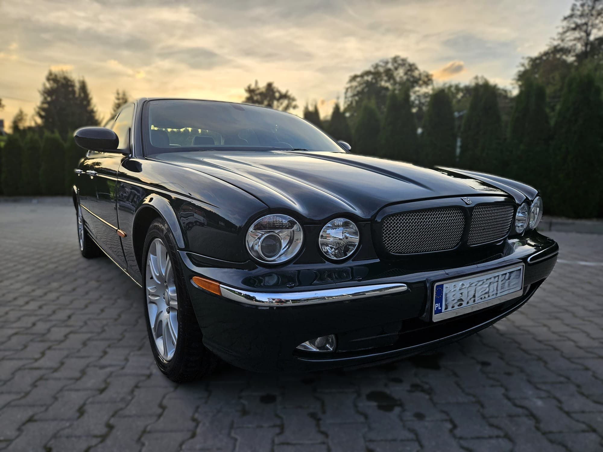 Jaguar XJ